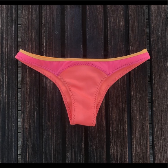 Victoria’s Secret Bikini - Picture 3 of 3